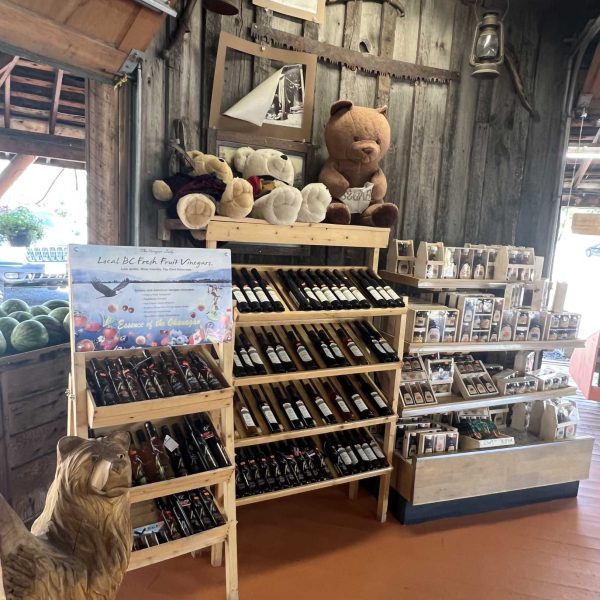 Bear-Fruit-Stand-Vinegar-Display