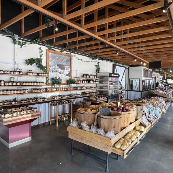Mom-Pops-wall-display-produce